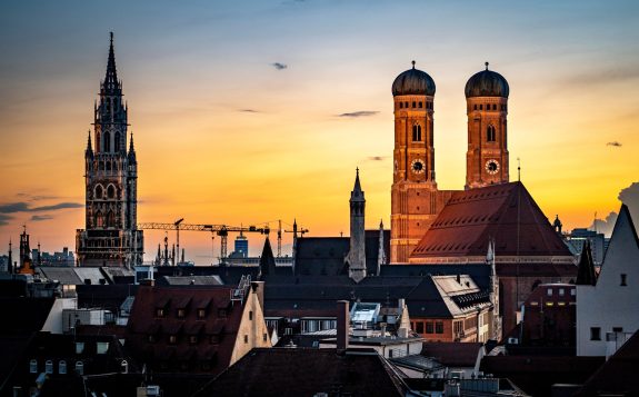 A,Stunning,Sunset,View,Over,Munich,,Showcasing,The,Iconic,Towers A,Stunning,Sunset,View,Over,Munich,,Showcasing,The,Iconic,Towers